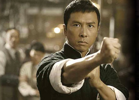 AZILATOR on X: Yip Man é o grande mestre de Kung Fu chinês, mais conhecido  por ser o Mestre do Bruce Lee. Na live de hoje, vamos contar um pouco sobre  a