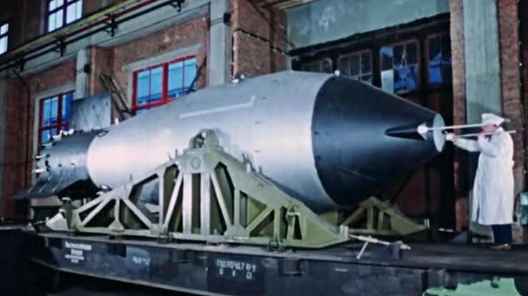 Top 10 Most Powerful/Dangerous Bombs In The World 2024