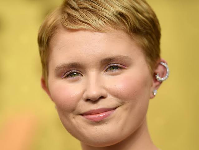 Eliza Scanlen Net Worth, Age, Height, Bio, Children, Husband, Family, Parents