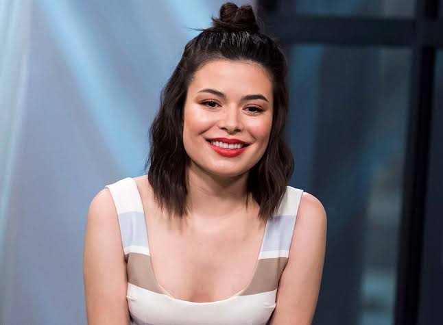 Miranda Cosgrove Net Worth, Age, Height, Biography, Children, Husband, Family, Parents