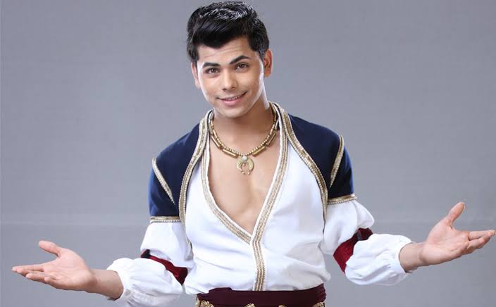 Siddharth Nigam Family, Father, Net Worth, Wife, Birthday, Brother, Bio, Height